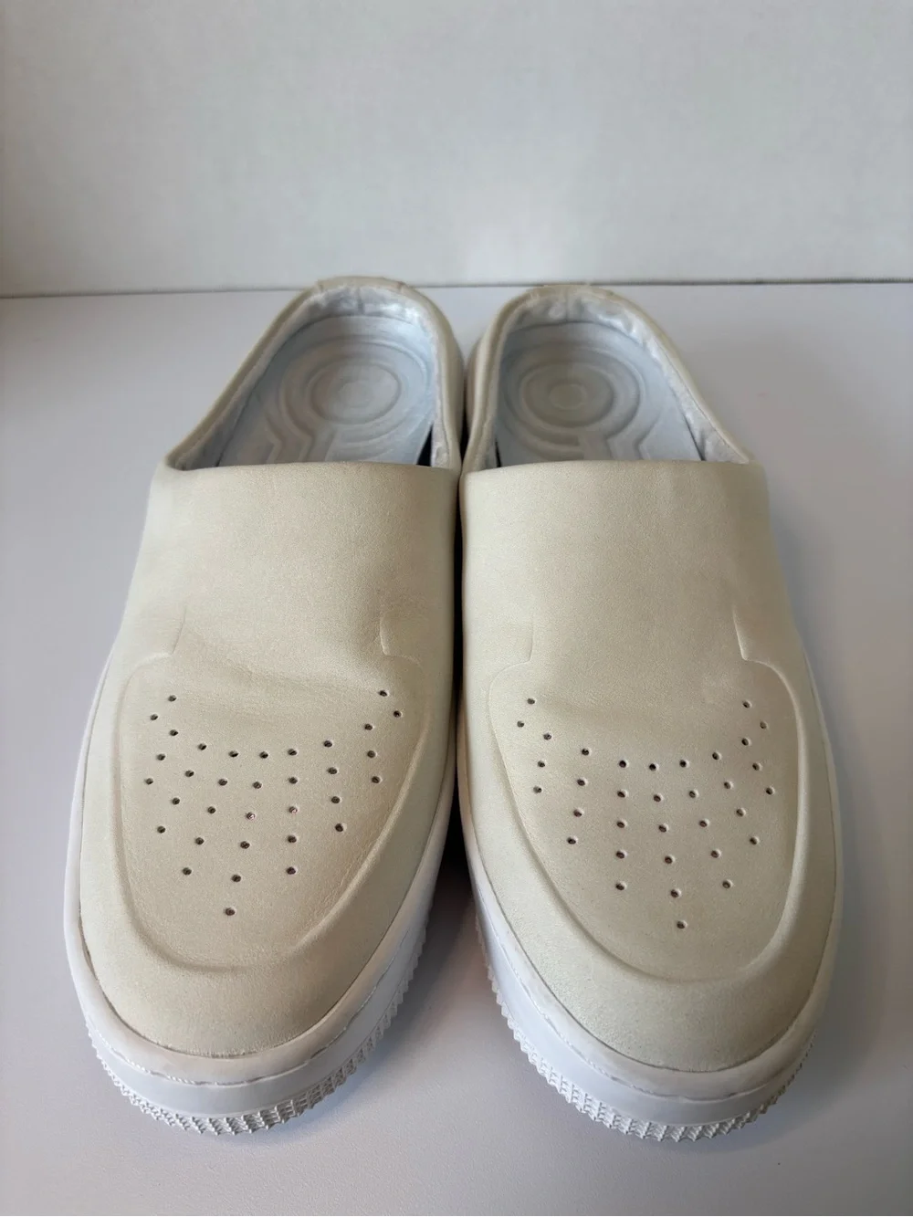Nike minimal slip